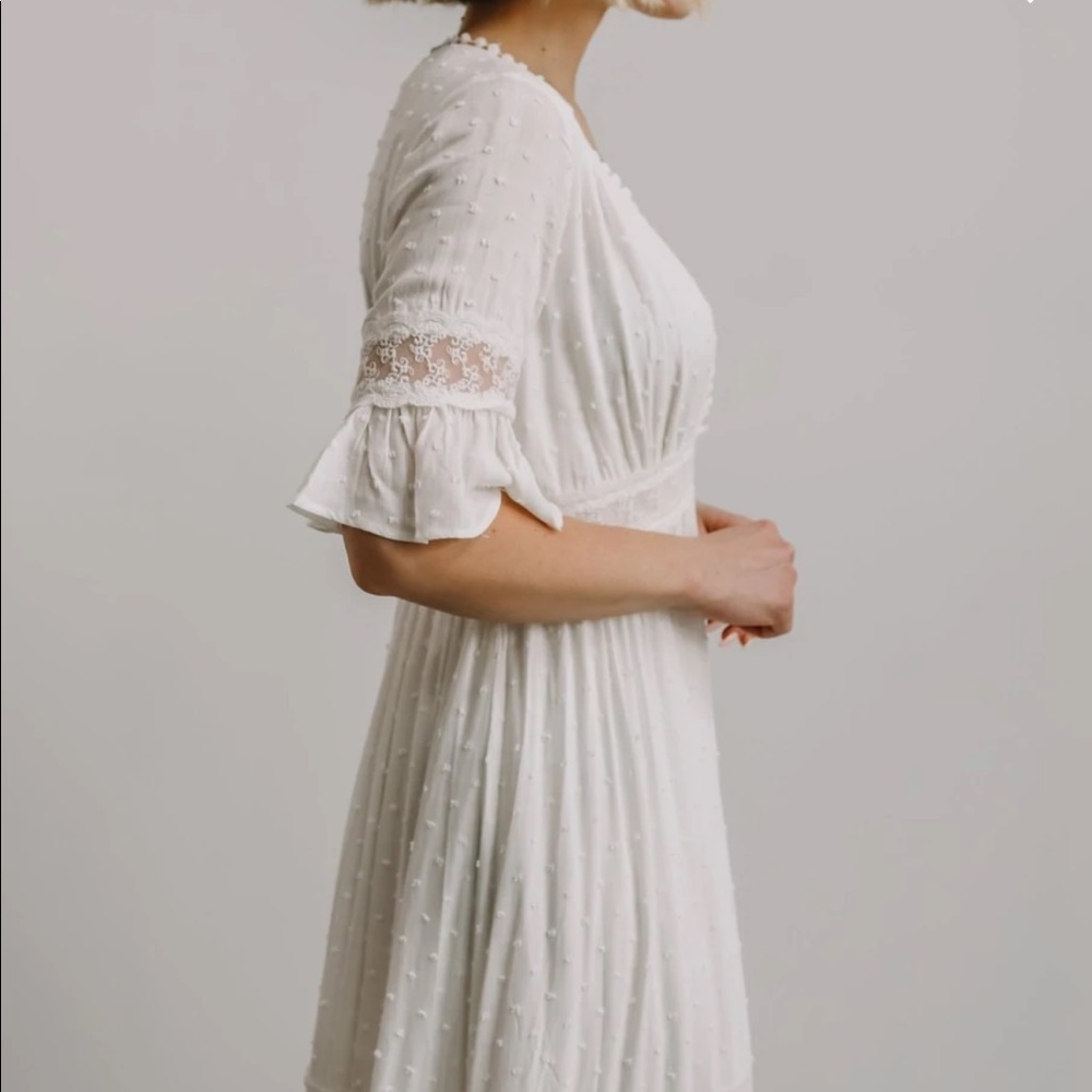 SOLD 🤍✨ Gorgeous MAXI Dress ✨🤍 - Picture 9 of 9